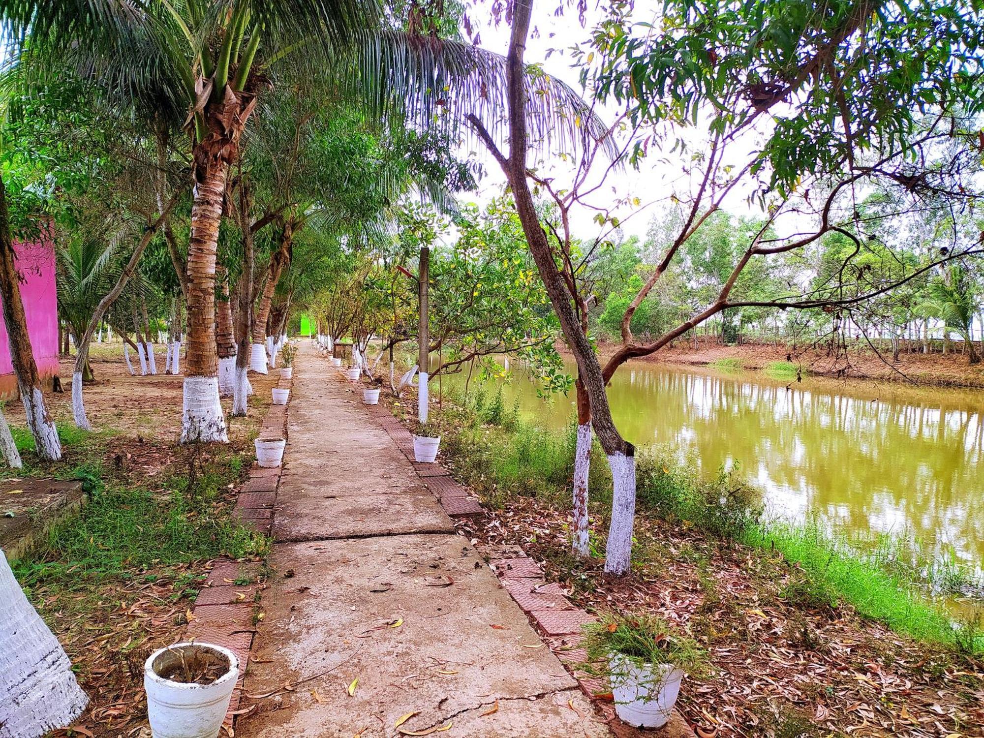 Estuarine Village Resort Sātabhāya 外观 照片